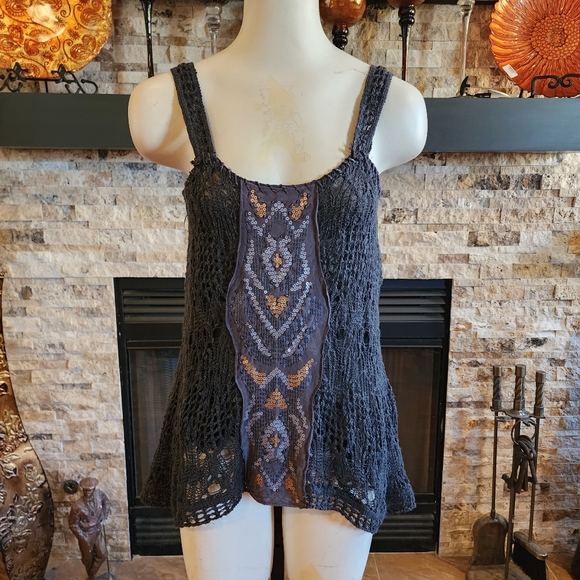 Free People Sleeveless Lined Crochet Knit Top with Sequined Front Panel Sz Small - Picture 2 of 6